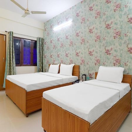Oyo 84661 Lakshmi Home Stay Jhajra Exterior photo