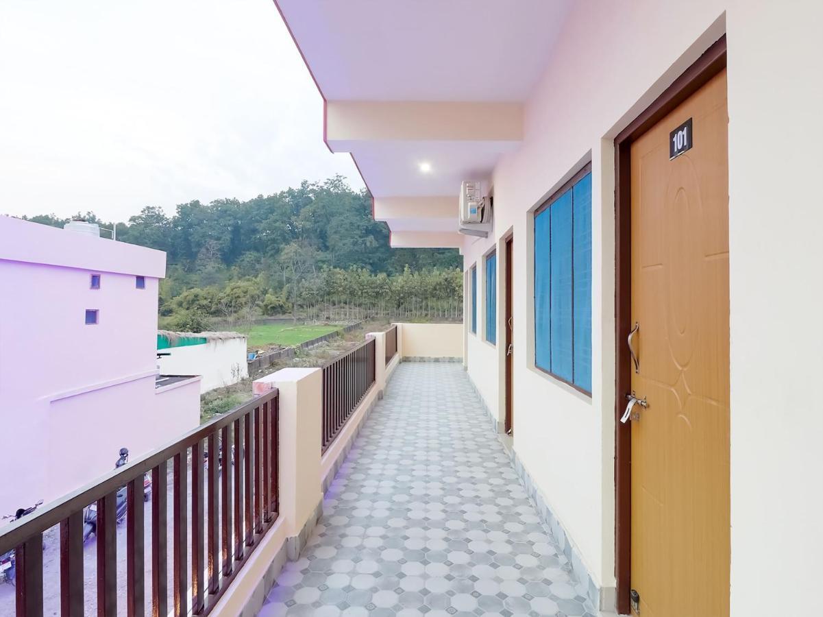 Oyo 84661 Lakshmi Home Stay Jhajra Exterior photo