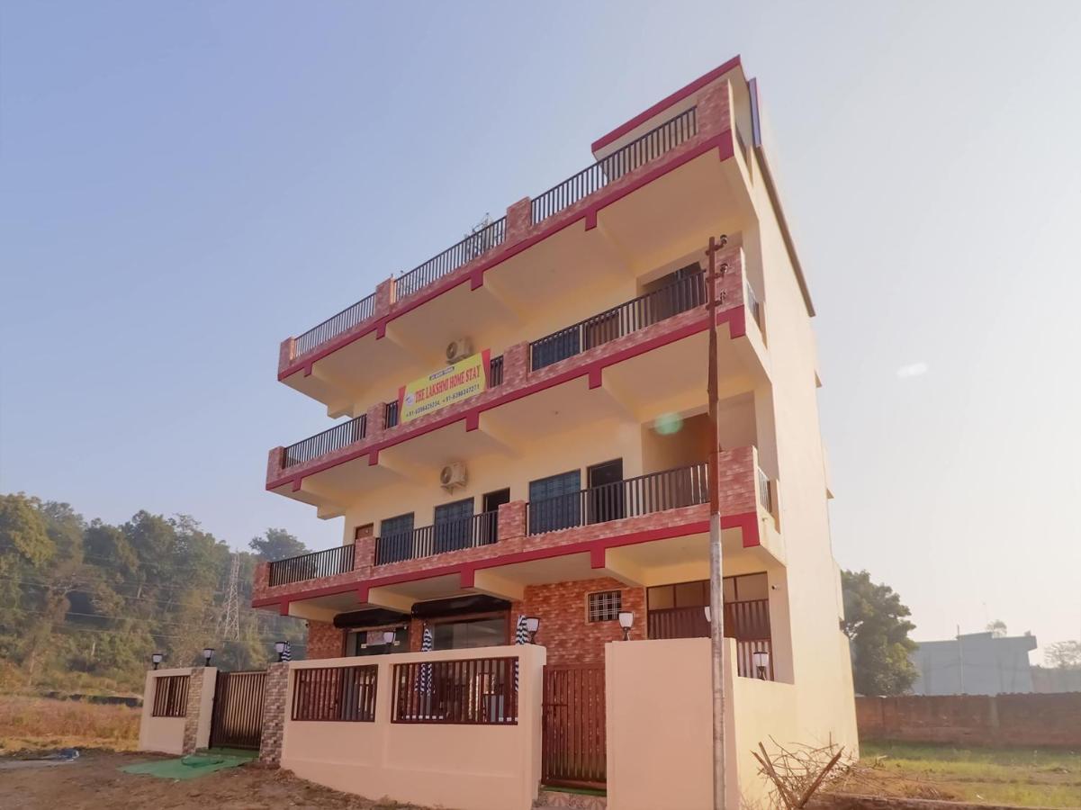 Oyo 84661 Lakshmi Home Stay Jhajra Exterior photo